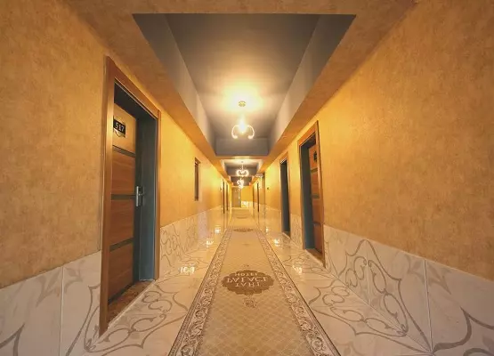 taht palace 5-3883